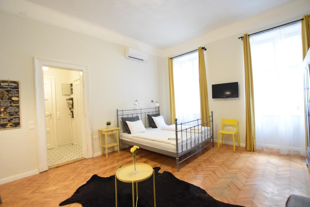 בודפשט Standard Apartment By Hi5 - Chainbridge מראה חיצוני תמונה